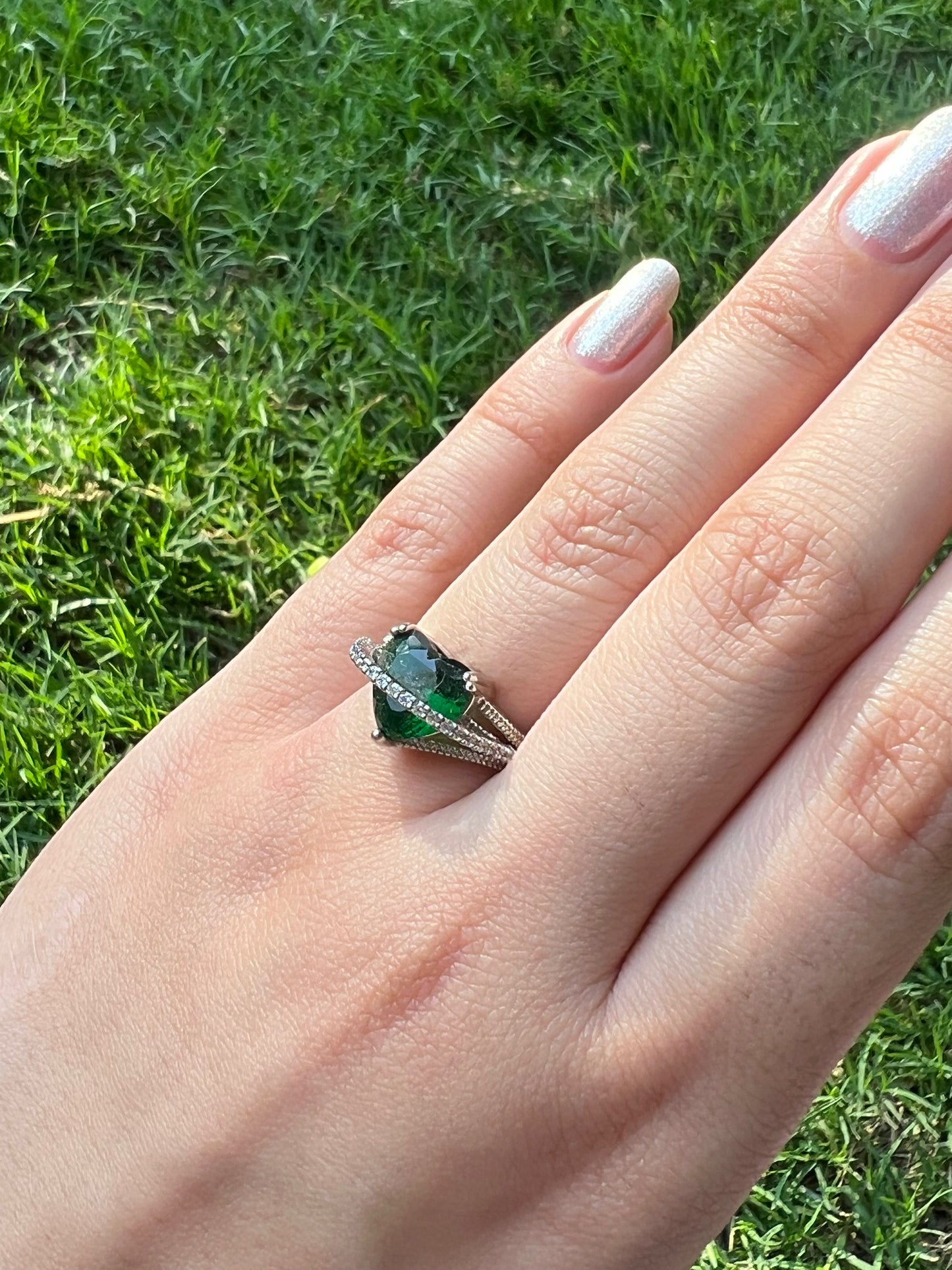 Royal Emerald Heart Ring