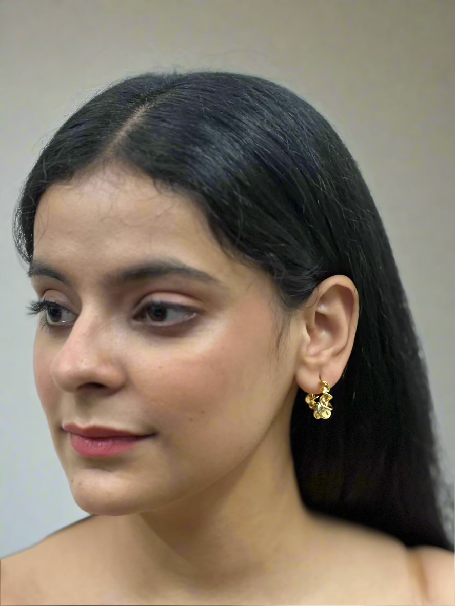 Twist of Style Hoops