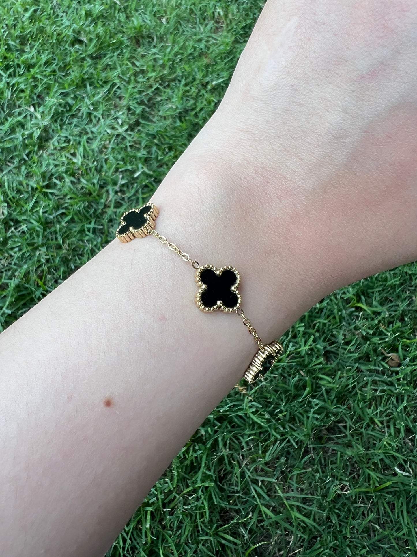 Onyx Bloom Clover Bracelet