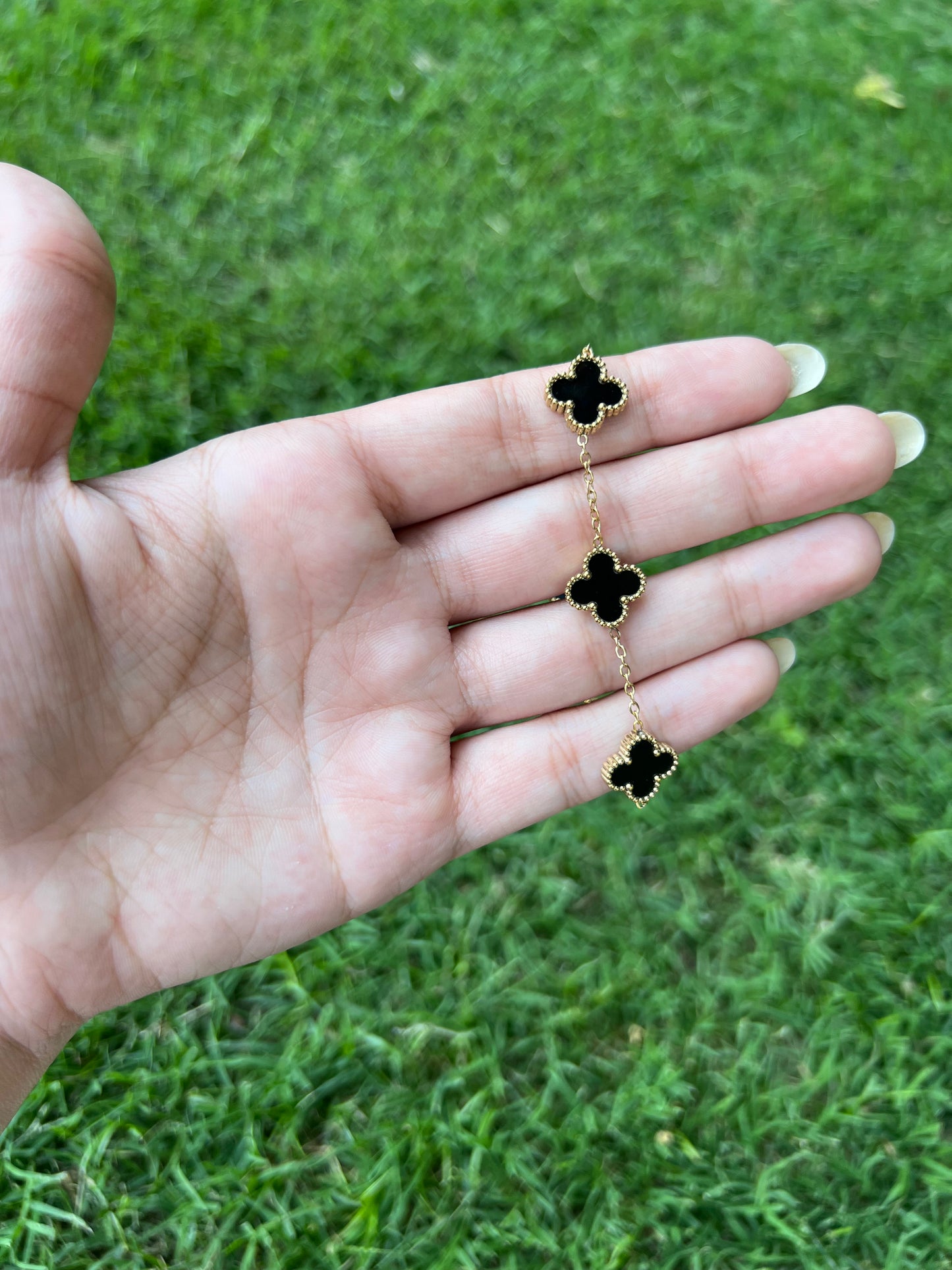 Onyx Bloom Clover Bracelet
