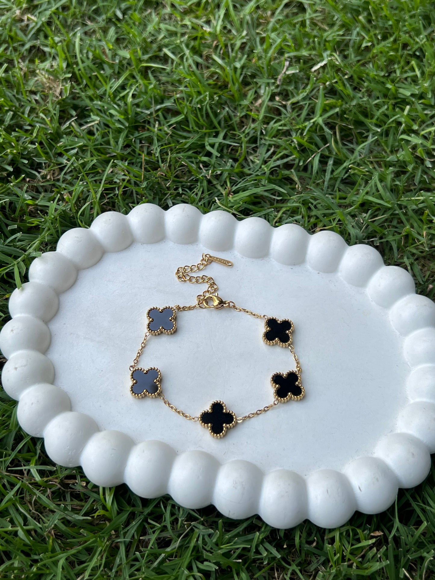 Onyx Bloom Clover Bracelet