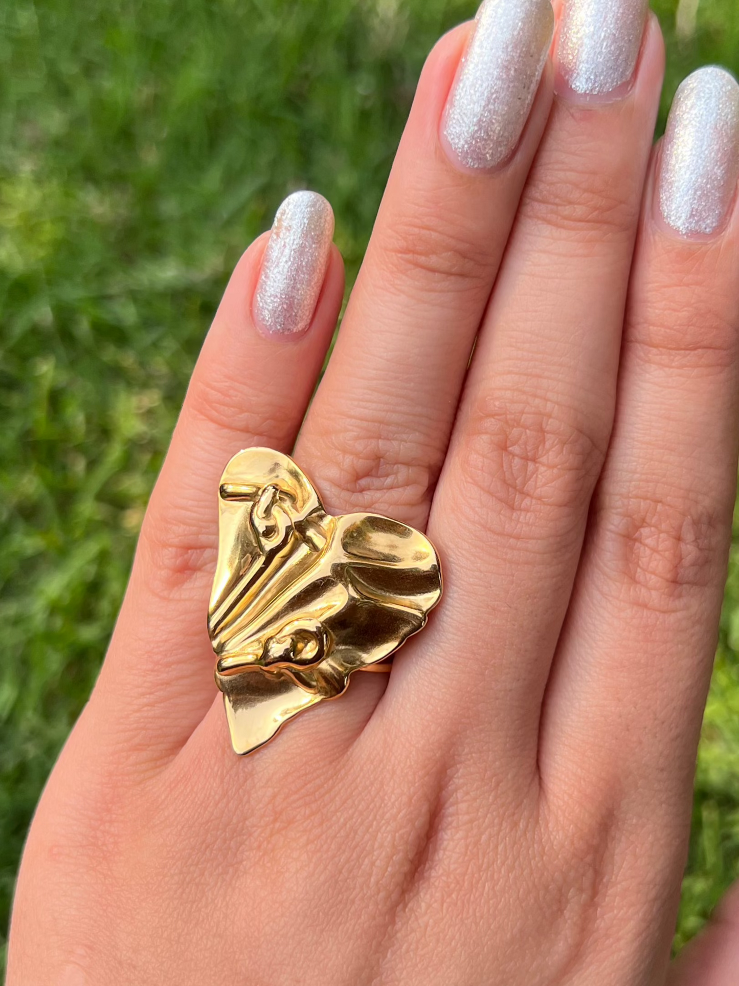 Queen's Crest Ring
