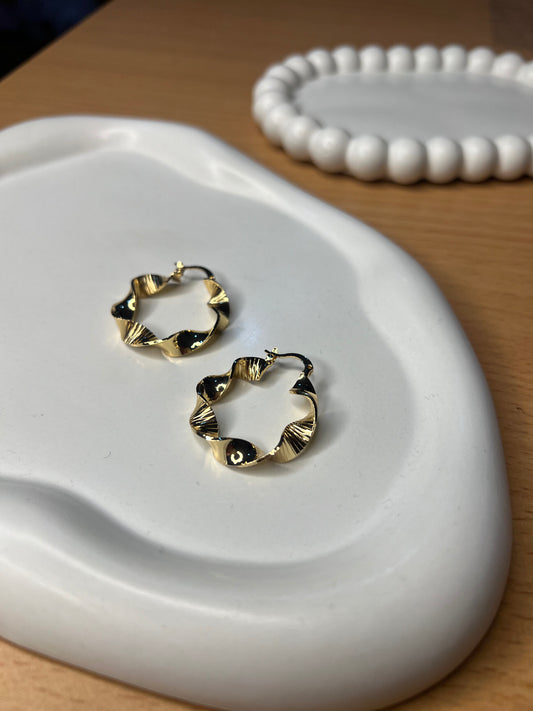 Twisted Gleam Hoop Earrings