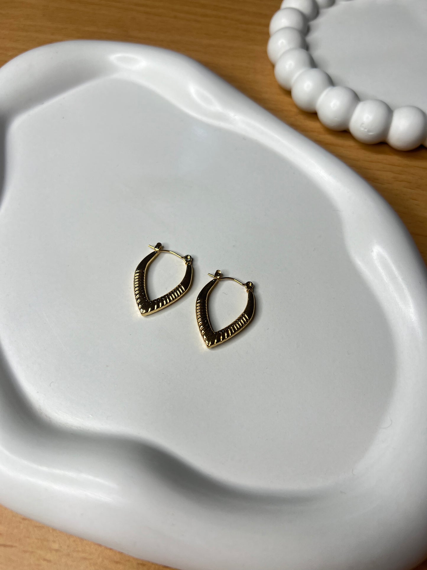 Sleek Timeless Hoops