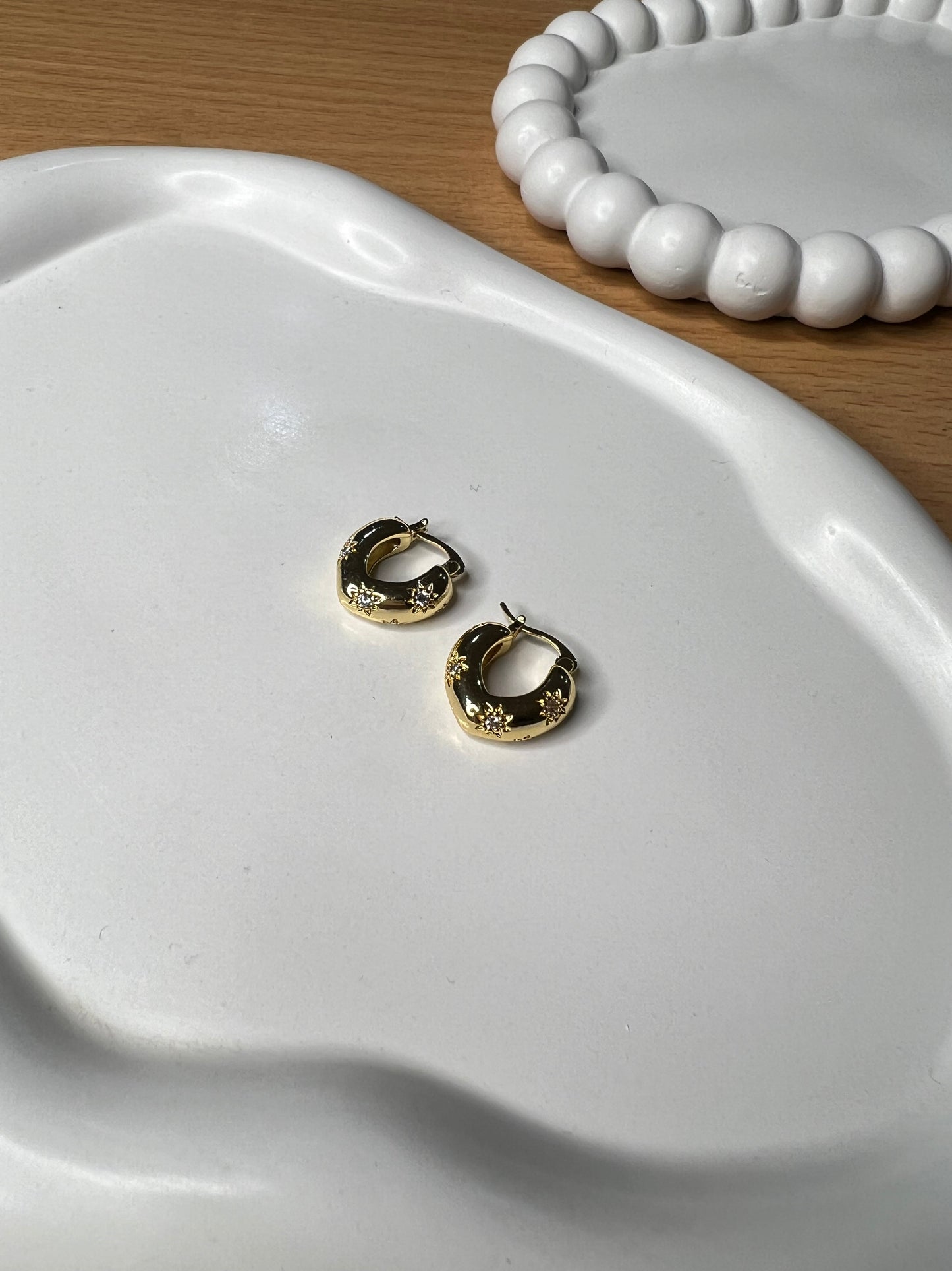 Simply Sleek Hoops