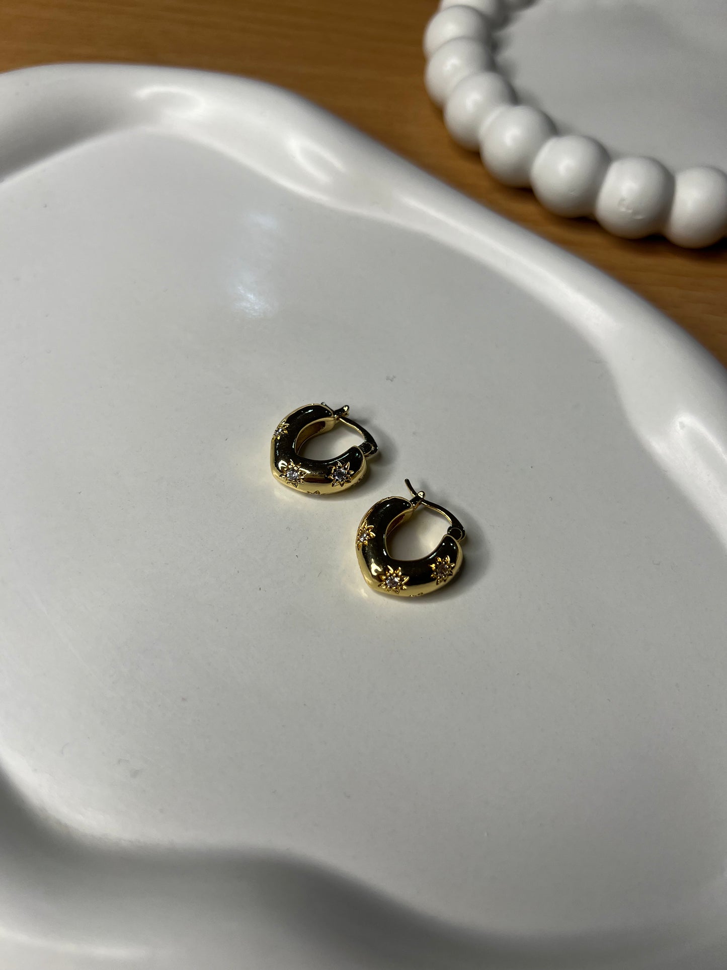 Simply Sleek Hoops