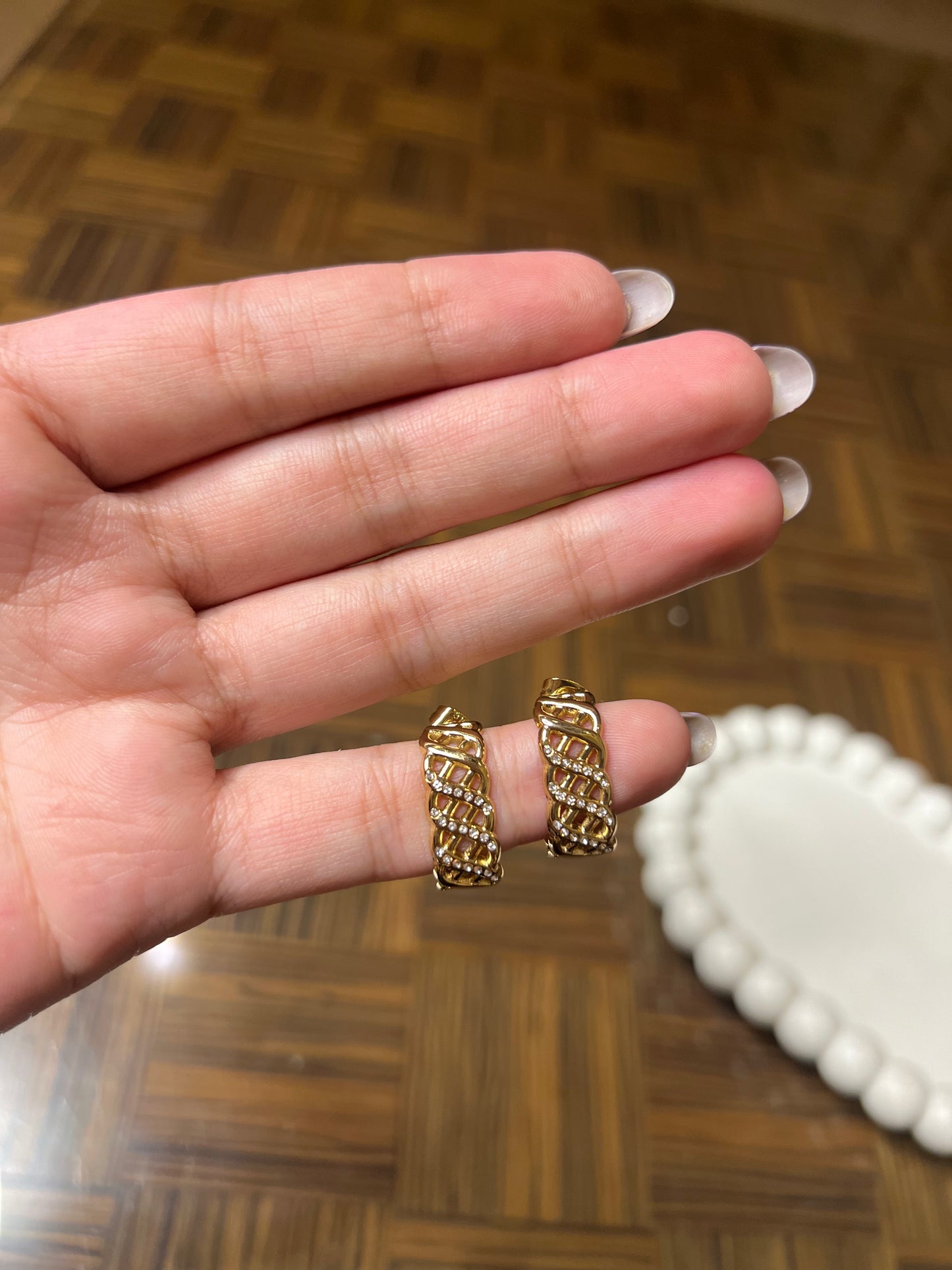 Whirl Crisscross Hoops