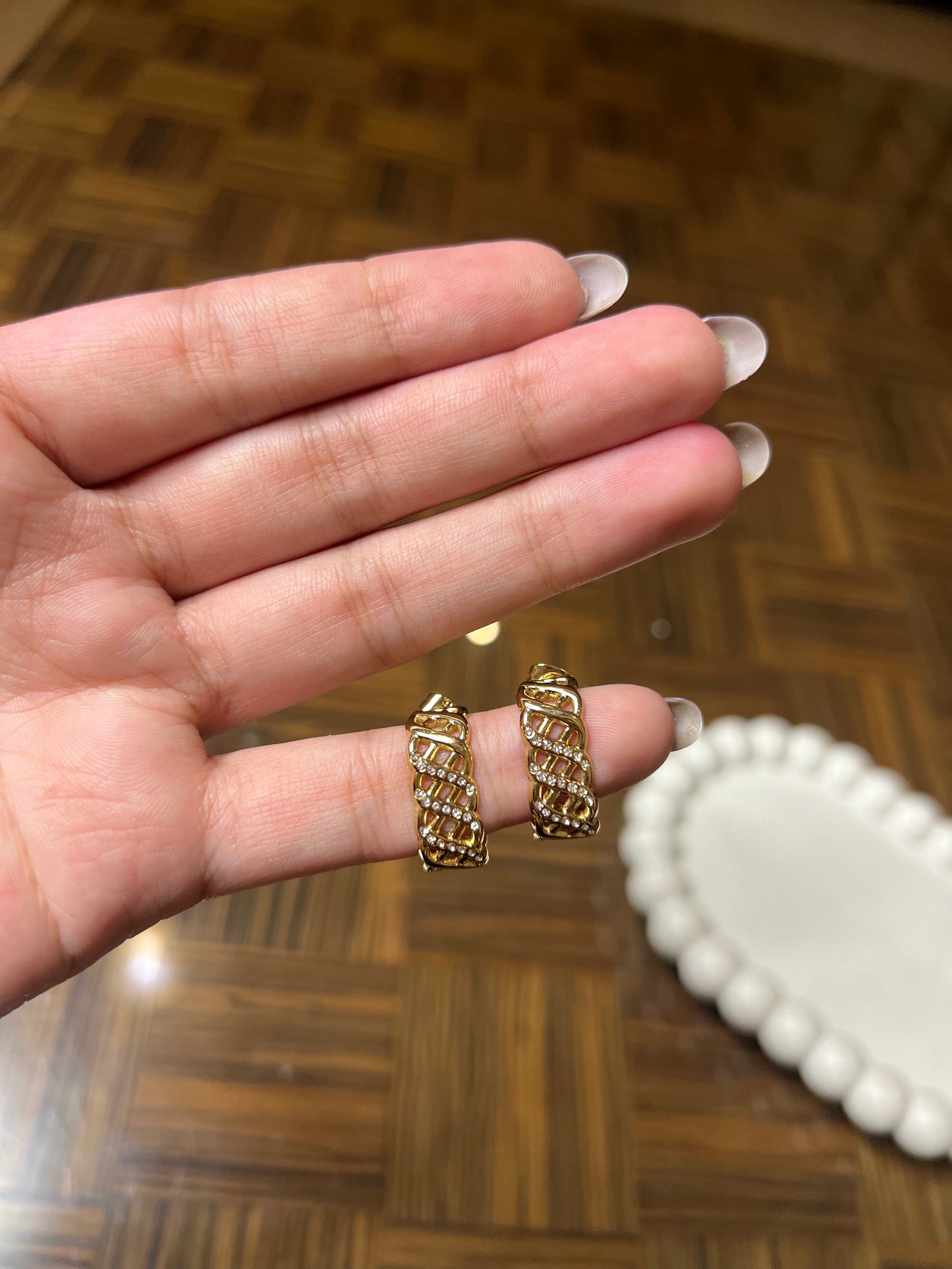 Whirl Crisscross Hoops