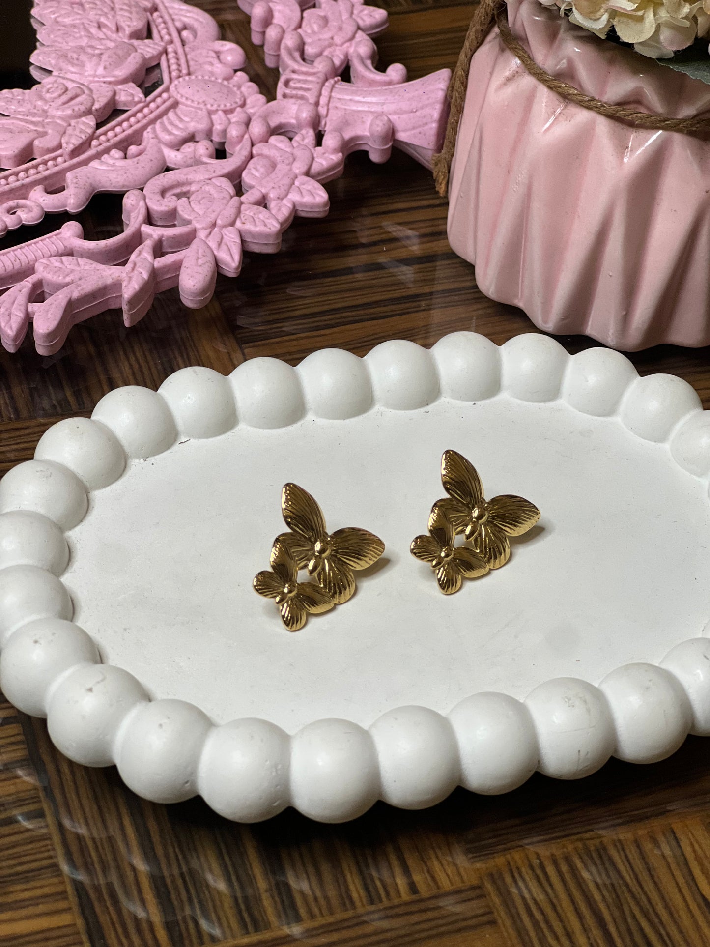 Flutter Kiss Earrings