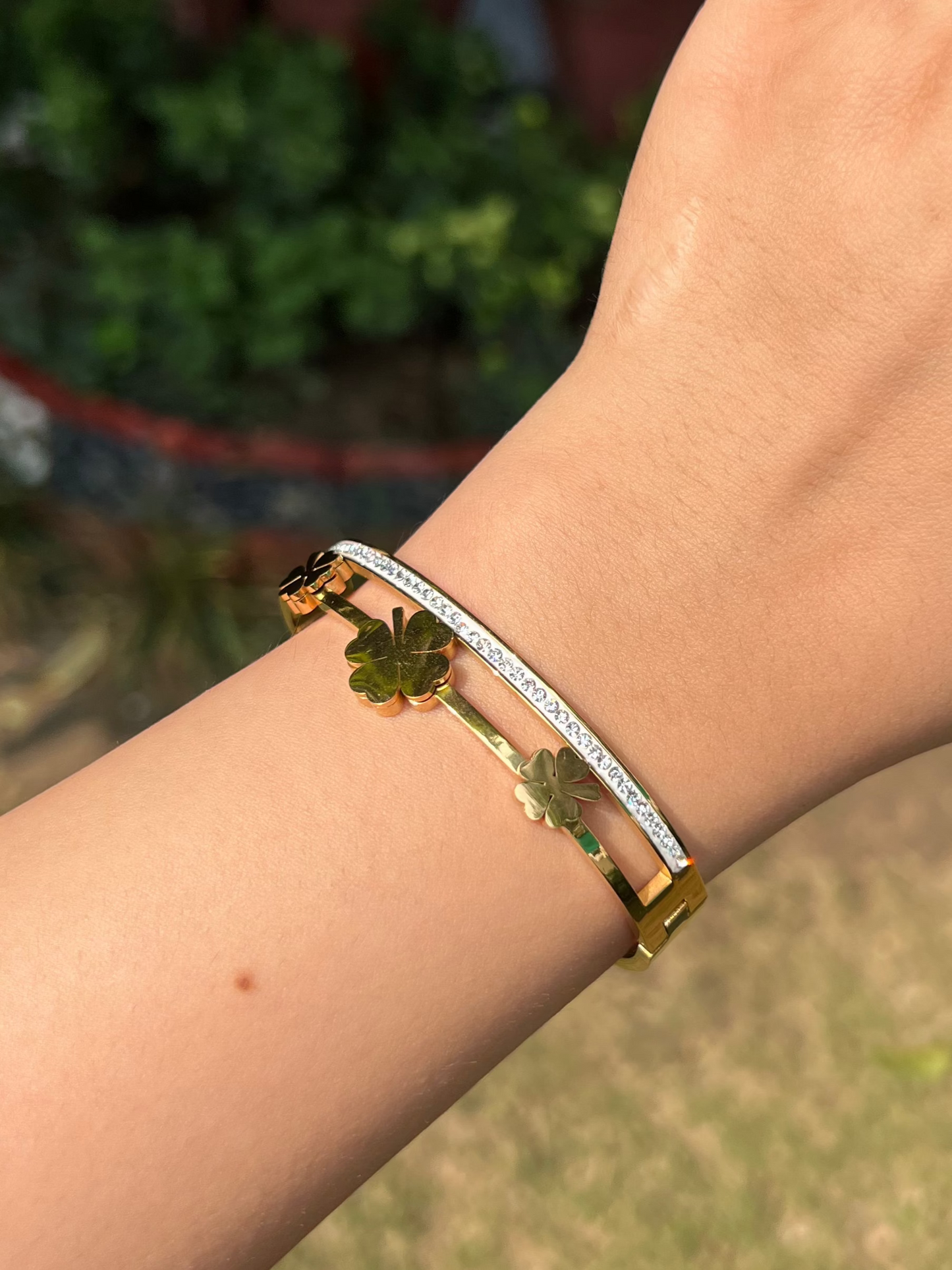 Evania Flower Band
