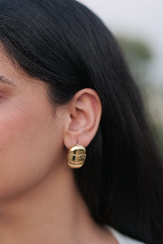 Luminous Oval Drop earrings