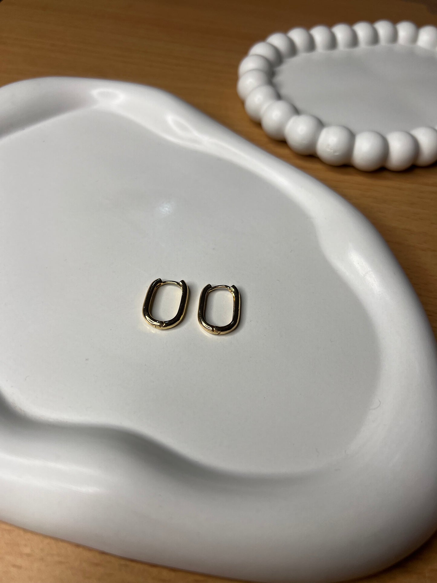 Classic Minimalistic Hoops