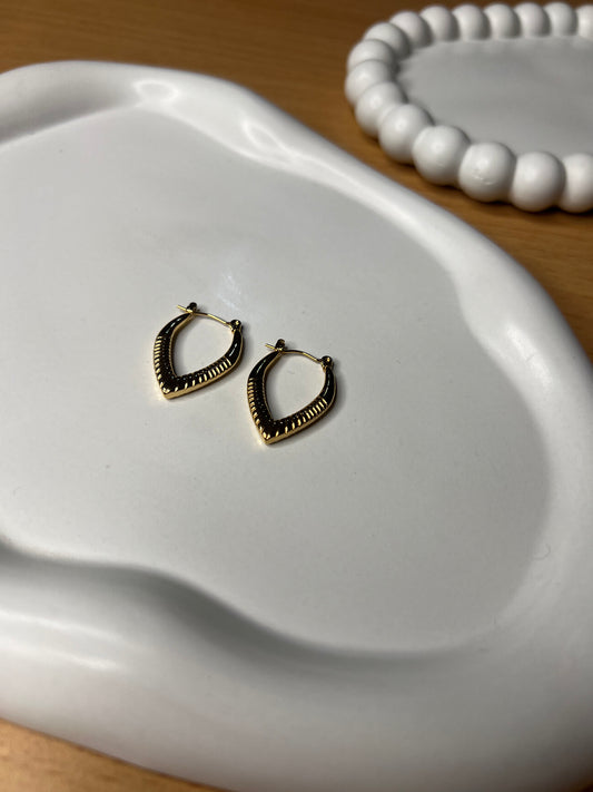 Sleek Timeless Hoops