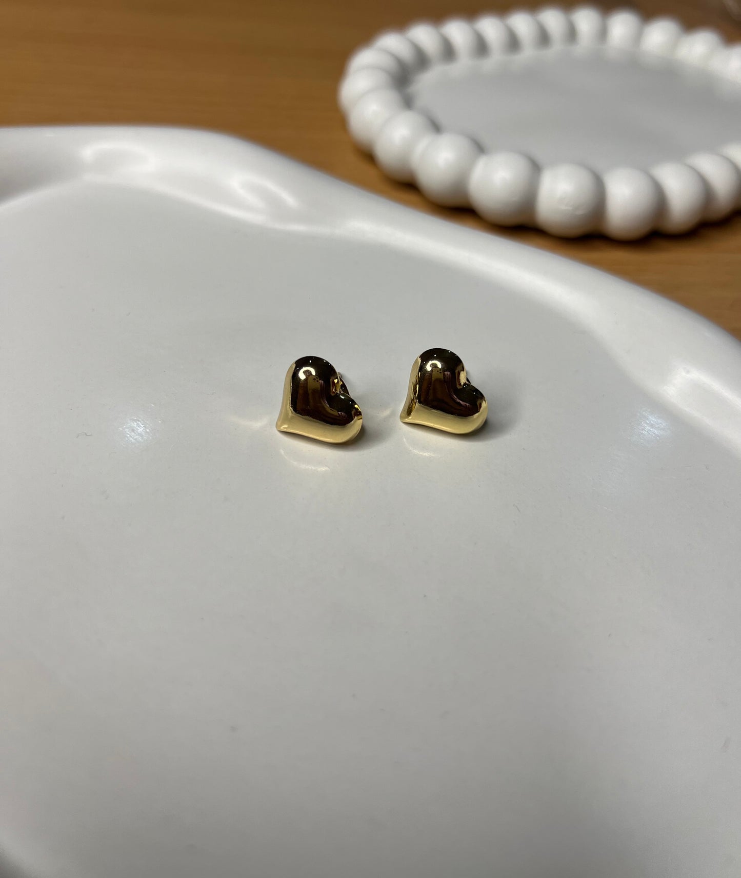 Sweetheart embrace studs