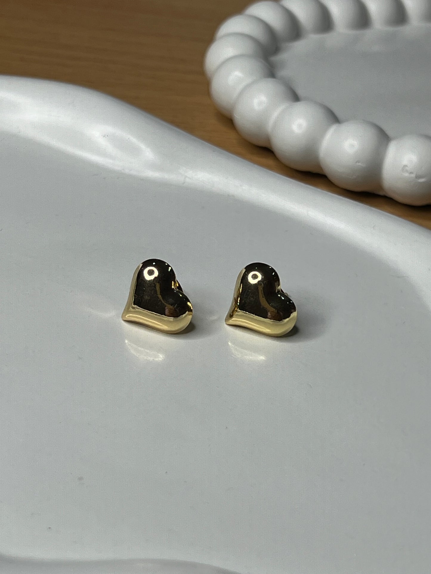 Sweetheart embrace studs