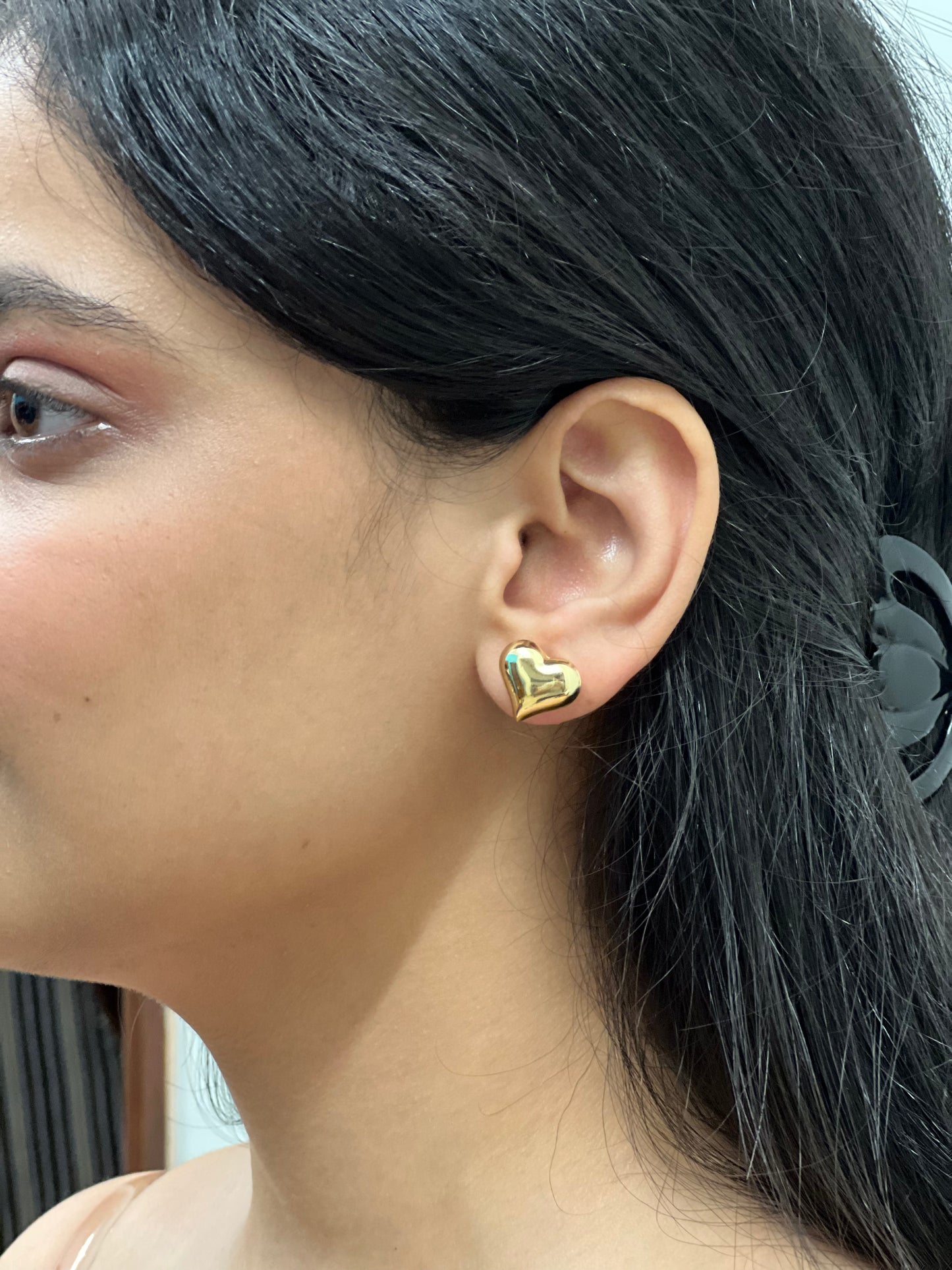 Sweetheart embrace studs