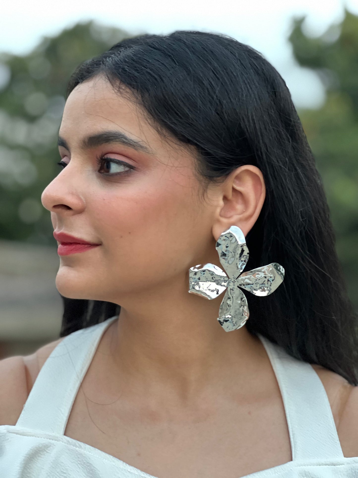 Silver majestic rose earrings