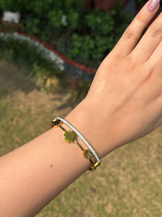 Evania Flower Band