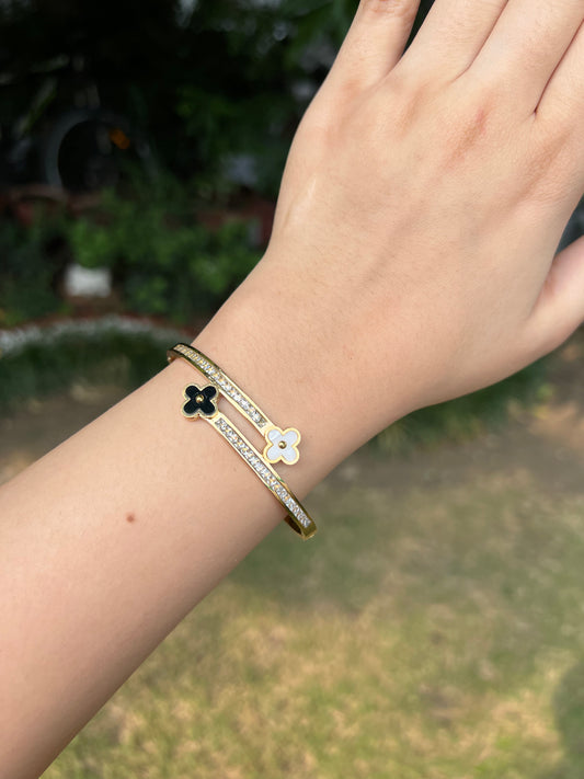 Regalia Loop Bracelet